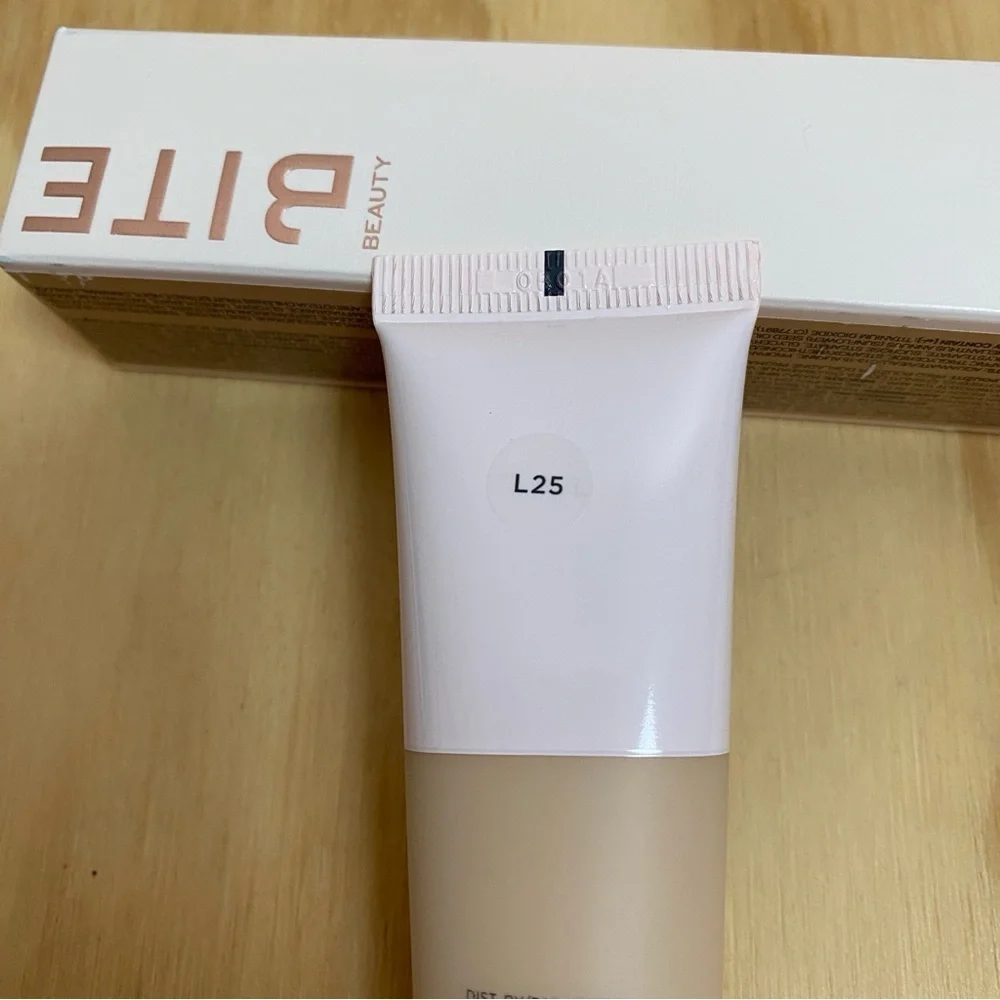 Bite Beauty Changemaker Supercharged Micellar Foundation L25